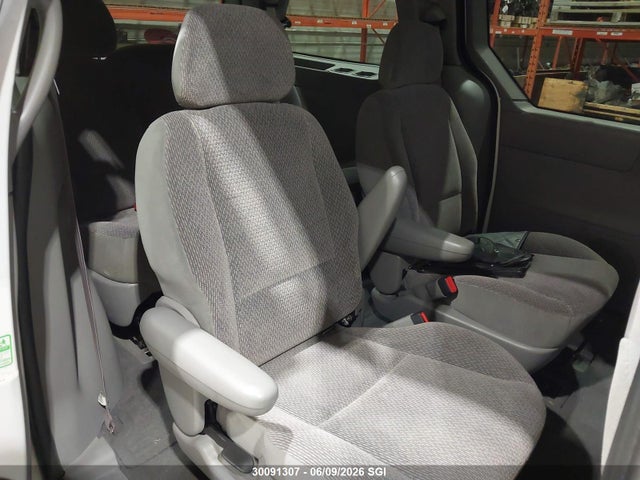 2000 Ford Windstar Lx მანქანა იყიდება აუქციონზე, vin: 2FMZA5145YBC71418, აუქციონის ნომერი: 30091307