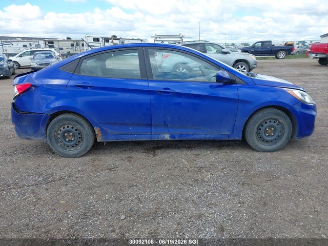 2014 Hyundai Accent Gls/gs მანქანა იყიდება აუქციონზე, vin: KMHCT4AE6EU709923, აუქციონის ნომერი: 30092108