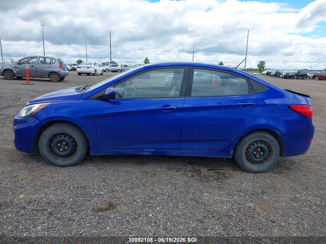 2014 Hyundai Accent Gls/gs მანქანა იყიდება აუქციონზე, vin: KMHCT4AE6EU709923, აუქციონის ნომერი: 30092108