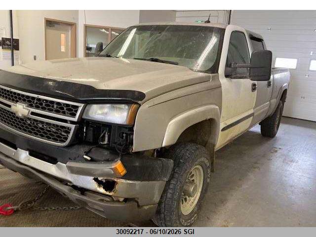 30092217 :رقم المزاد ، 1GCHK232X5F820239 vin ، 2005 Chevrolet Silverado K2500 Heavy Duty مزاد بيع