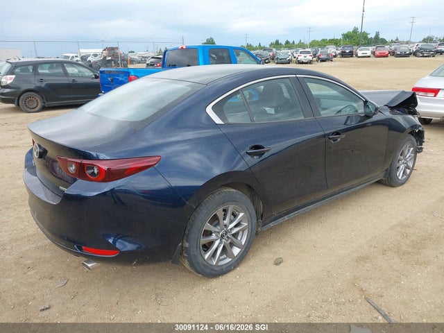 Mazda 3 Preferred 2024 JM1BPBCM8R1710429 Image 4