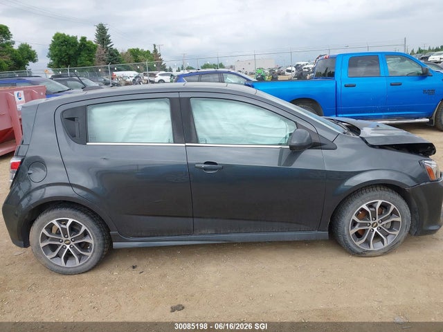 30085198 :رقم المزاد ، 1G1JD6SB3H4162521 vin ، 2017 Chevrolet Sonic Lt Auto مزاد بيع