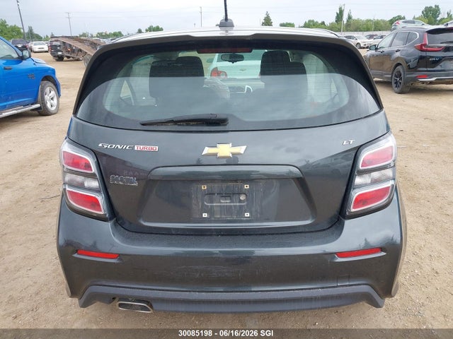 30085198 :رقم المزاد ، 1G1JD6SB3H4162521 vin ، 2017 Chevrolet Sonic Lt Auto مزاد بيع