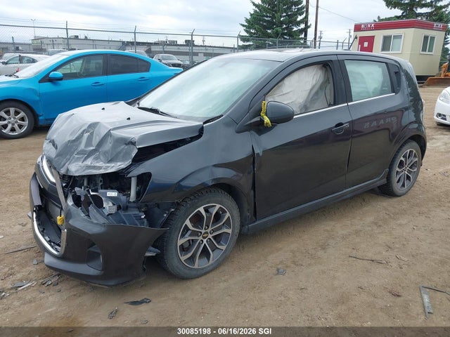 30085198 :رقم المزاد ، 1G1JD6SB3H4162521 vin ، 2017 Chevrolet Sonic Lt Auto مزاد بيع