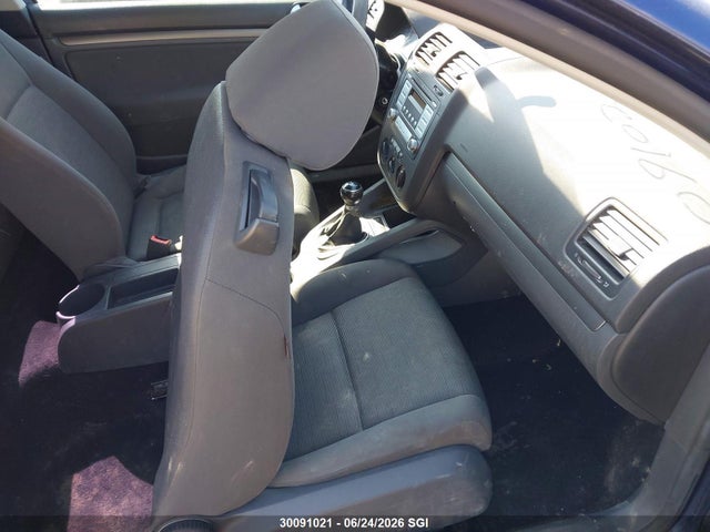 2007 Volkswagen Rabbit მანქანა იყიდება აუქციონზე, vin: WVWAR71K37W112690, აუქციონის ნომერი: 30091021