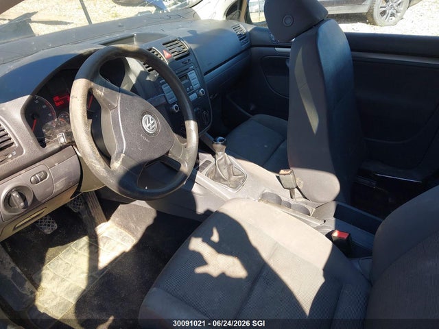 2007 Volkswagen Rabbit მანქანა იყიდება აუქციონზე, vin: WVWAR71K37W112690, აუქციონის ნომერი: 30091021