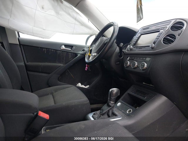 WVGJV7AX9FW107639 Volkswagen Tiguan S/se/sel/r-line