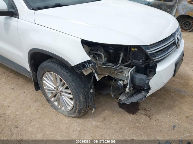 WVGJV7AX9FW107639 Volkswagen Tiguan S/se/sel/r-line