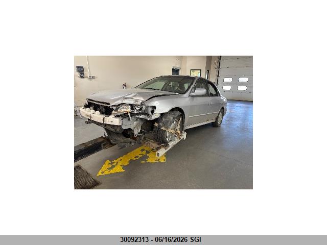 30092313 :رقم المزاد ، 1HGCG16572A802108 vin ، 2002 Honda Accord Ex مزاد بيع