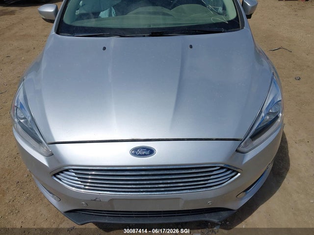 Ford Focus Titanium 2016 1FADP3N27GL277994 Image 10