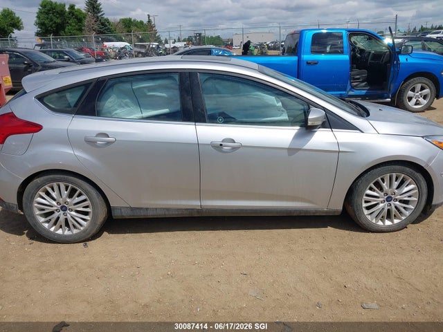 Ford Focus Titanium 2016 1FADP3N27GL277994 Image 12