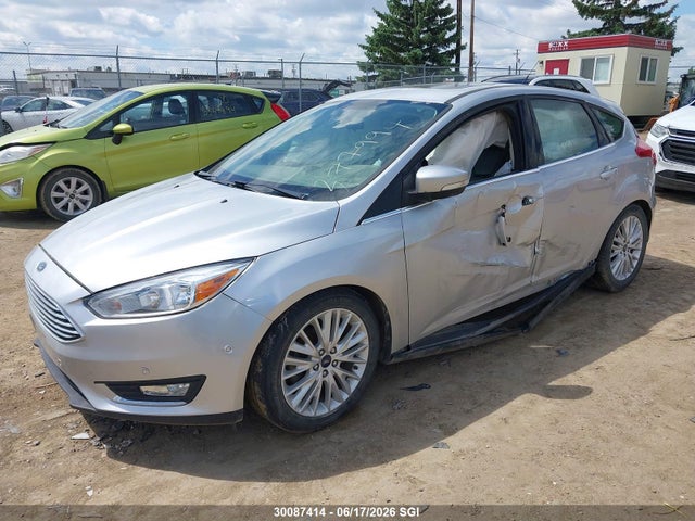 Ford Focus Titanium 2016 1FADP3N27GL277994 Image 2