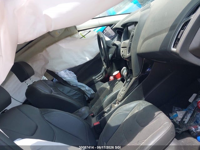 Ford Focus Titanium 2016 1FADP3N27GL277994 Image 5