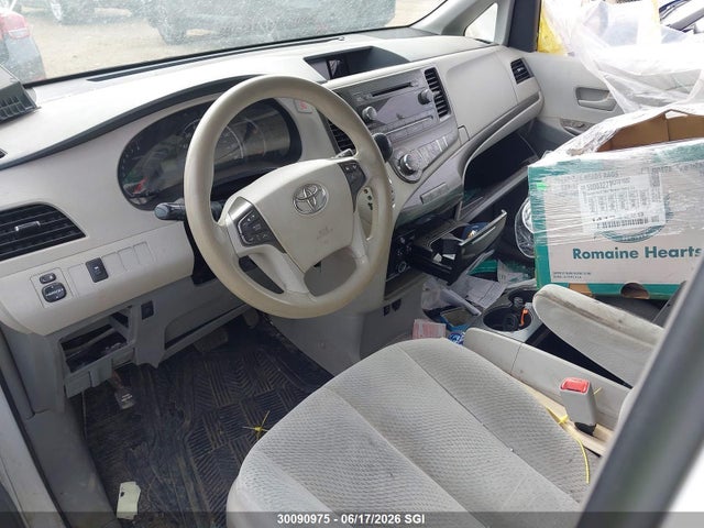 2014 Toyota Sienna Le მანქანა იყიდება აუქციონზე, vin: 5TDKK3DC1ES421271, აუქციონის ნომერი: 30090975
