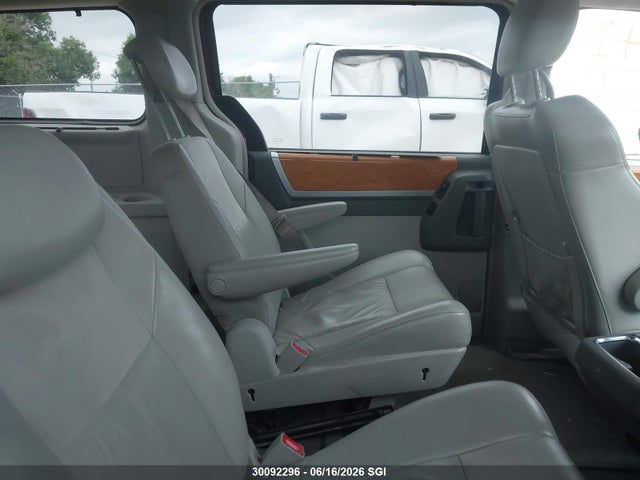 2010 Chrysler Town & Country Limited მანქანა იყიდება აუქციონზე, vin: 2A4RR6DX3AR133635, აუქციონის ნომერი: 30092296