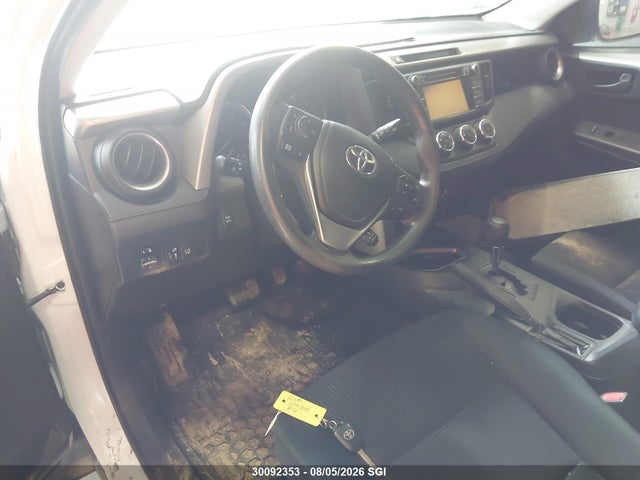 2T3BFREV2HW645613 Toyota RAV4 LE