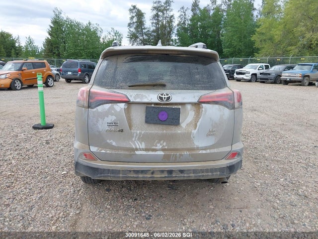 Toyota RAV4 LE 2018 2T3BFREV5JW805490 Image 16