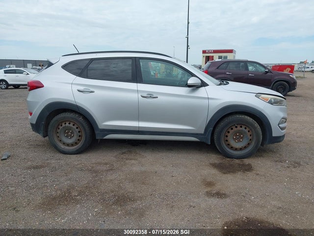 30092358 :رقم المزاد ، KM8J3CA28HU442098 vin ، 2017 Hyundai Tucson Limited/sport And Eco/se مزاد بيع