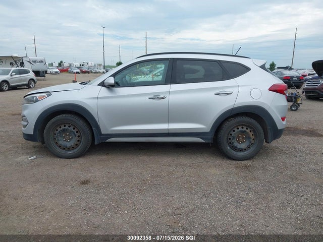 30092358 :رقم المزاد ، KM8J3CA28HU442098 vin ، 2017 Hyundai Tucson Limited/sport And Eco/se مزاد بيع