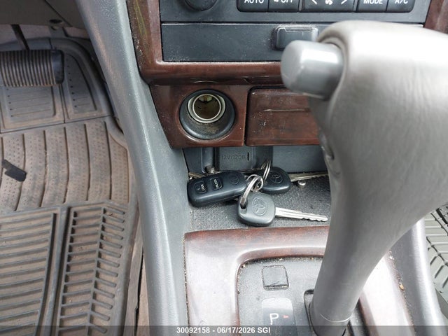 2000 Toyota Camry Ce/le/xle მანქანა იყიდება აუქციონზე, vin: JT2BF22K8Y0266310, აუქციონის ნომერი: 30092158