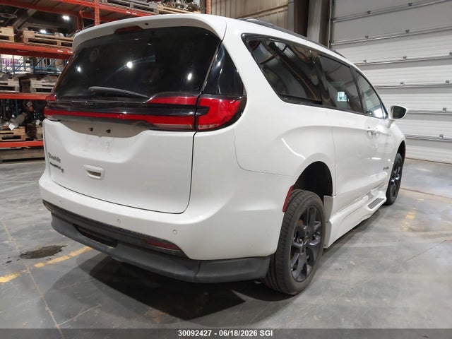Chrysler Pacifica Touring L 2022 2C4RC1BGXNR122621 Image 4