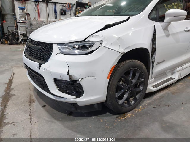 Chrysler Pacifica Touring L 2022 2C4RC1BGXNR122621 Image 6