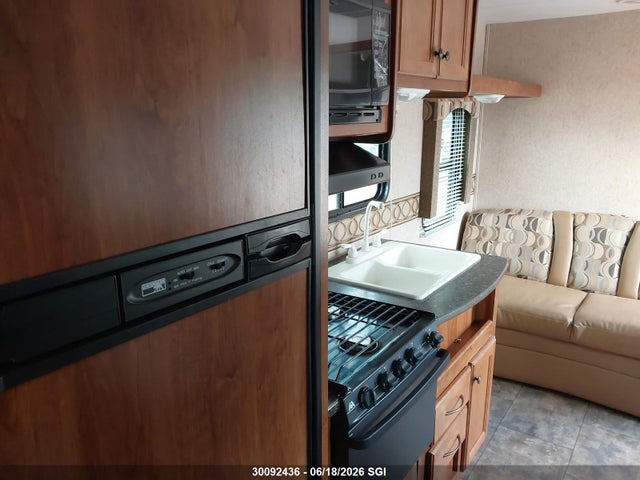 30092436 :رقم المزاد ، 5SFEB2625CE243294 vin ، 2012 Heartland Trail Runner 30usbh مزاد بيع
