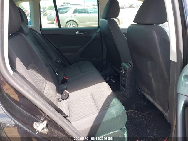 30090870 :رقم المزاد ، WVGJV7AX4GW608715 vin ، 2016 Volkswagen Tiguan Comfort/high/r-line/sp Ed مزاد بيع