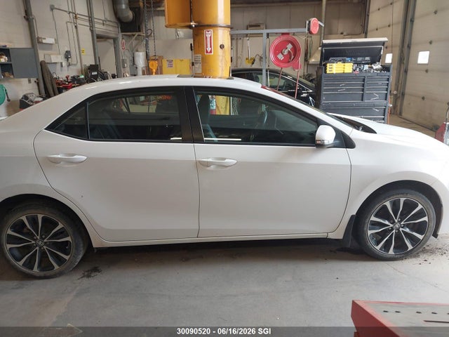 2018 Toyota Corolla L/le/xle/se/xse მანქანა იყიდება აუქციონზე, vin: 2T1BURHE8JC977153, აუქციონის ნომერი: 30090520