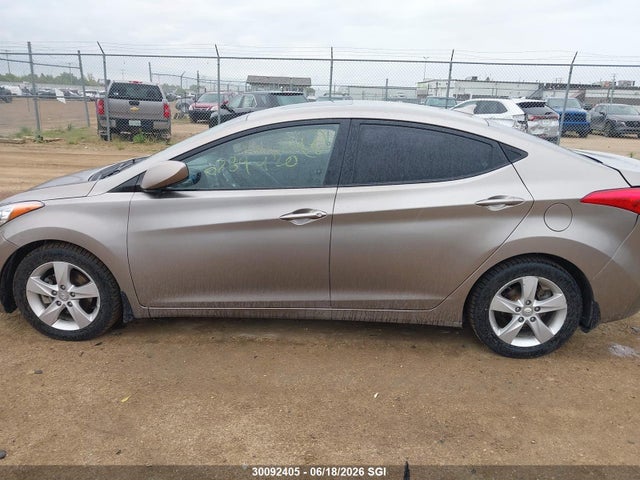 2013 Hyundai Elantra Gls/limited მანქანა იყიდება აუქციონზე, vin: 5NPDH4AE5DH440459, აუქციონის ნომერი: 30092405