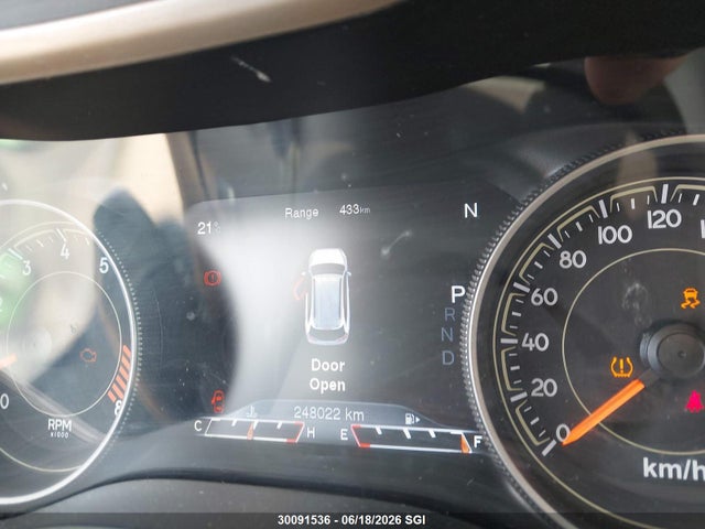 2015 Jeep Cherokee Trailhawk მანქანა იყიდება აუქციონზე, vin: 1C4PJMBS4FW724068, აუქციონის ნომერი: 30091536