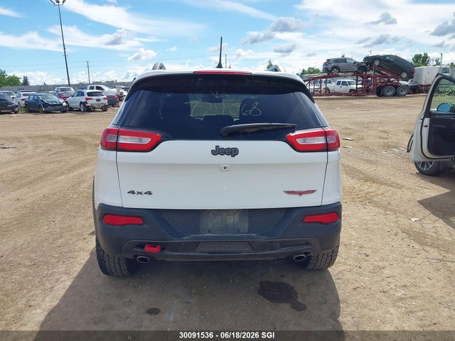 2015 Jeep Cherokee Trailhawk მანქანა იყიდება აუქციონზე, vin: 1C4PJMBS4FW724068, აუქციონის ნომერი: 30091536