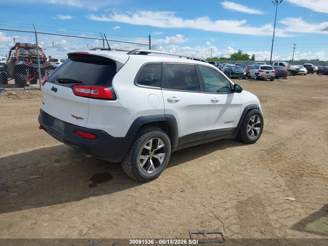 2015 Jeep Cherokee Trailhawk მანქანა იყიდება აუქციონზე, vin: 1C4PJMBS4FW724068, აუქციონის ნომერი: 30091536