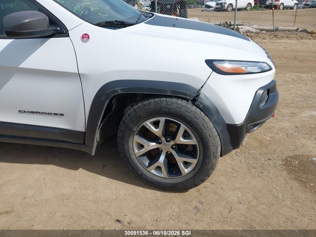 2015 Jeep Cherokee Trailhawk მანქანა იყიდება აუქციონზე, vin: 1C4PJMBS4FW724068, აუქციონის ნომერი: 30091536