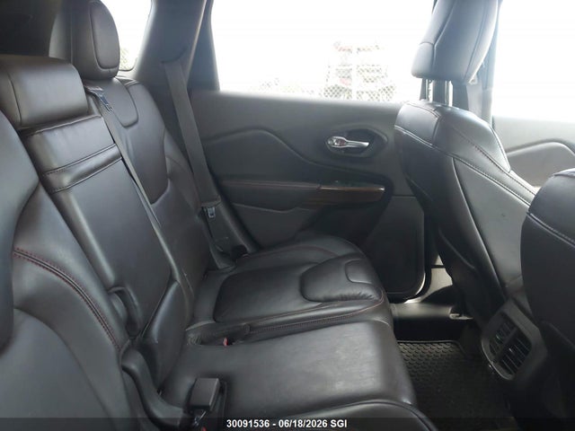 2015 Jeep Cherokee Trailhawk მანქანა იყიდება აუქციონზე, vin: 1C4PJMBS4FW724068, აუქციონის ნომერი: 30091536