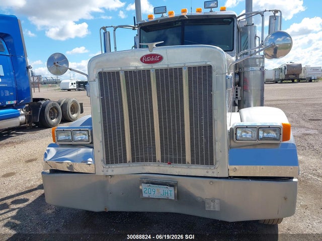 30088824 :رقم المزاد ، 1XP5DU9X47N658157 vin ، 2007 Peterbilt 379 مزاد بيع