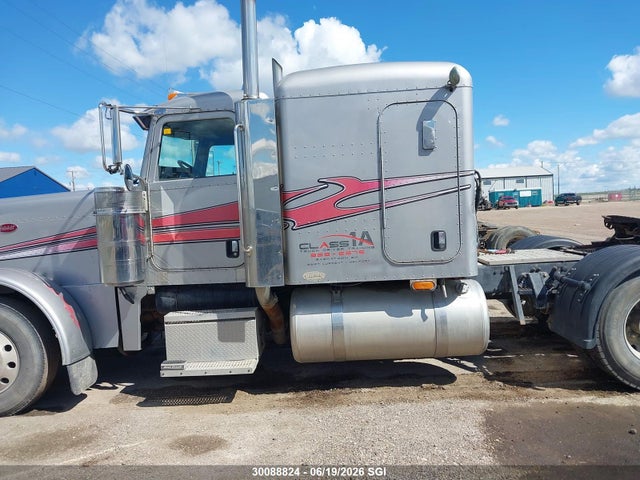 30088824 :رقم المزاد ، 1XP5DU9X47N658157 vin ، 2007 Peterbilt 379 مزاد بيع