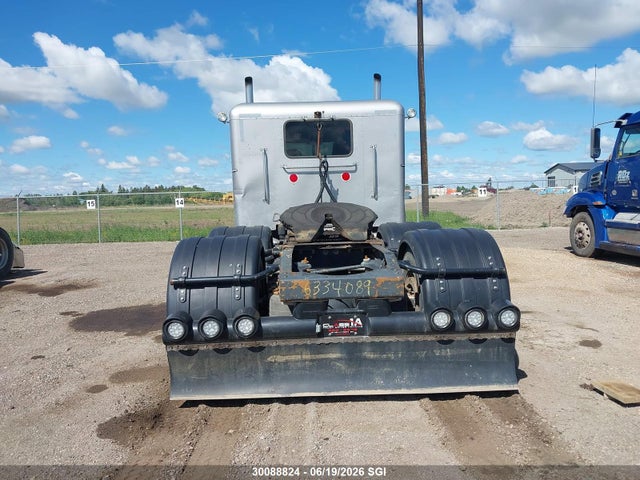 30088824 :رقم المزاد ، 1XP5DU9X47N658157 vin ، 2007 Peterbilt 379 مزاد بيع