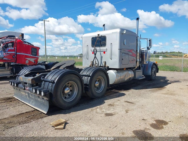 30088824 :رقم المزاد ، 1XP5DU9X47N658157 vin ، 2007 Peterbilt 379 مزاد بيع