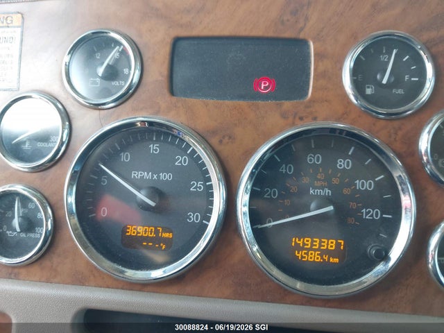 30088824 :رقم المزاد ، 1XP5DU9X47N658157 vin ، 2007 Peterbilt 379 مزاد بيع