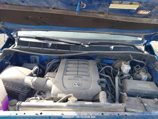 30092537 :رقم المزاد ، 5TFDY5F10HX608093 vin ، 2017 Toyota Tundra Crewmax Sr5/trd Pro مزاد بيع
