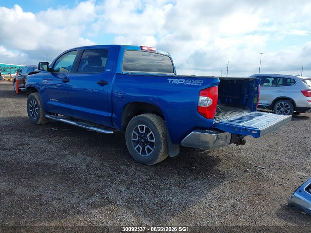 30092537 :رقم المزاد ، 5TFDY5F10HX608093 vin ، 2017 Toyota Tundra Crewmax Sr5/trd Pro مزاد بيع