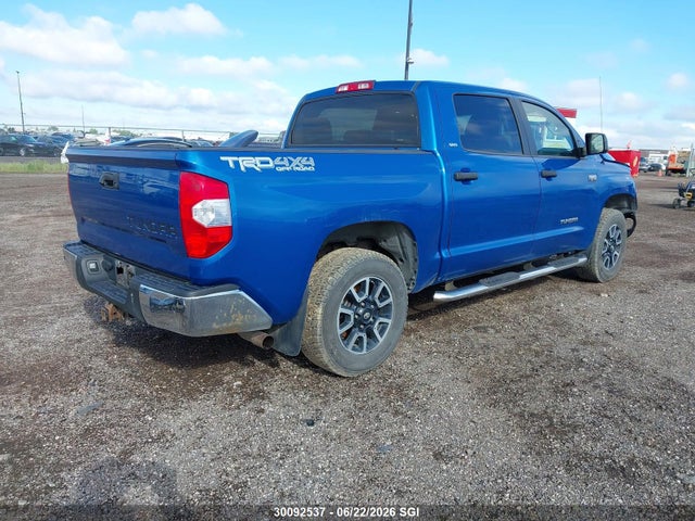 30092537 :رقم المزاد ، 5TFDY5F10HX608093 vin ، 2017 Toyota Tundra Crewmax Sr5/trd Pro مزاد بيع