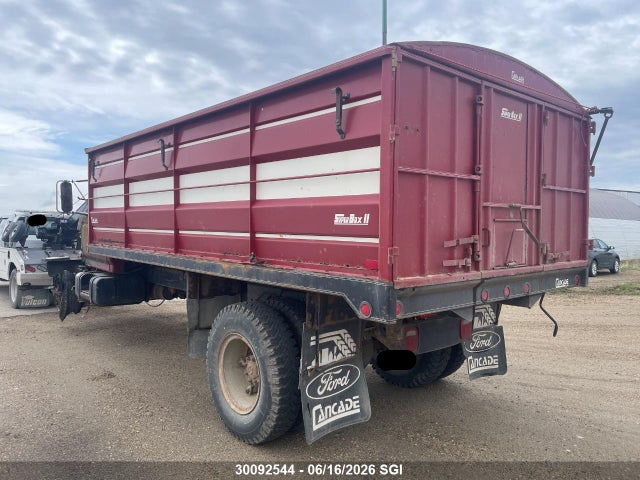 30092544 :رقم المزاد ، 1FDPF82K5KVA51098 vin ، 1989 Ford F800 مزاد بيع