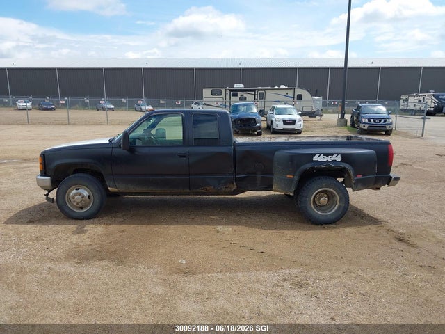 30092188 :رقم المزاد ، 1GTHK39F1WE531936 vin ، 1998 Gmc Sierra K3500 مزاد بيع