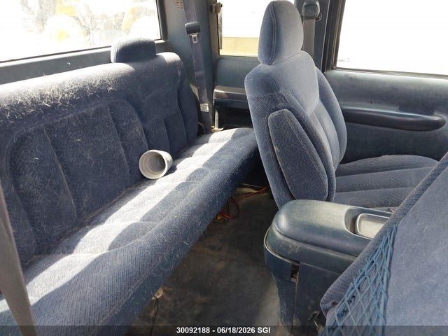 30092188 :رقم المزاد ، 1GTHK39F1WE531936 vin ، 1998 Gmc Sierra K3500 مزاد بيع