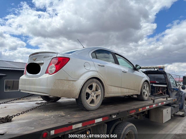 Chevrolet SONIC LT 2015 1G1JC5SH8F4190183 Image 3