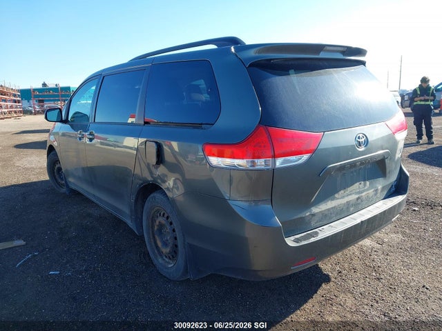 Aukcja sprzedaży 2013 Toyota Sienna Le, vin: 5TDKK3DC5DS373336, numer aukcji: 30092623