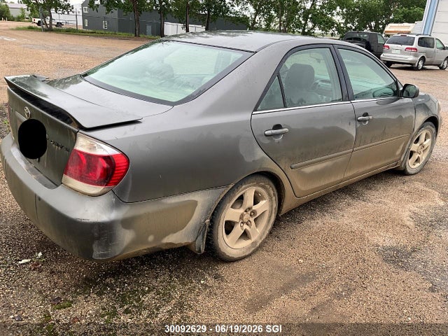 30092629 :رقم المزاد ، 4T1BE32K95U521031 vin ، 2005 Toyota Camry Le/xle/se مزاد بيع