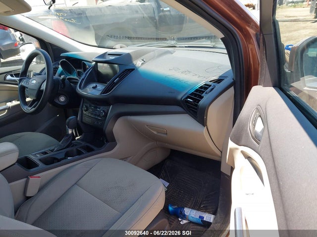 30092640 :رقم المزاد ، 1FMCU9GD4HUE77917 vin ، 2017 Ford Escape Se مزاد بيع